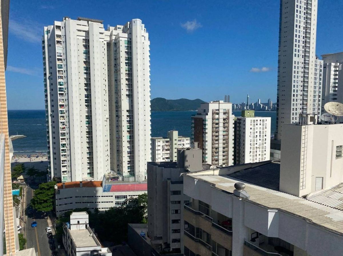 Apartamento à venda no Pioneiros: 