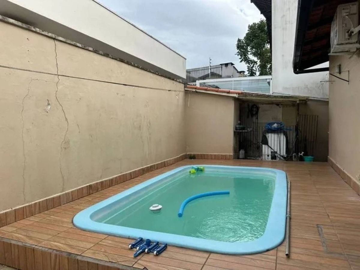 Casa à venda no Centro: 