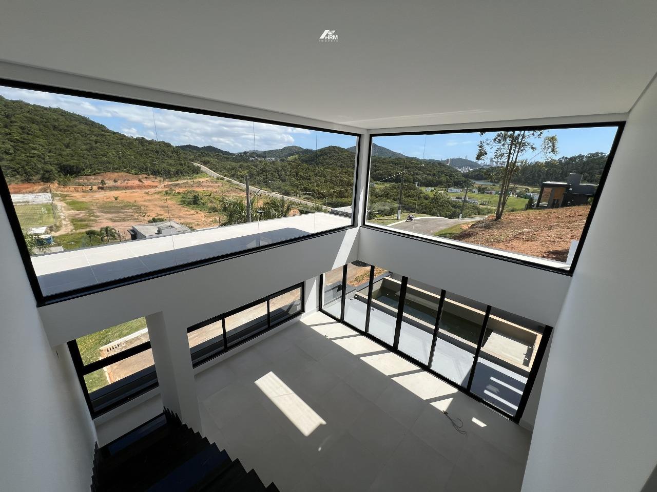 Casa de Condomínio à venda no Centro: 