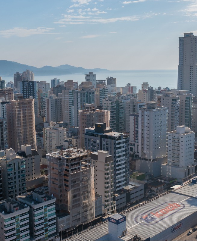 Apartamento à venda no Meia Praia: 