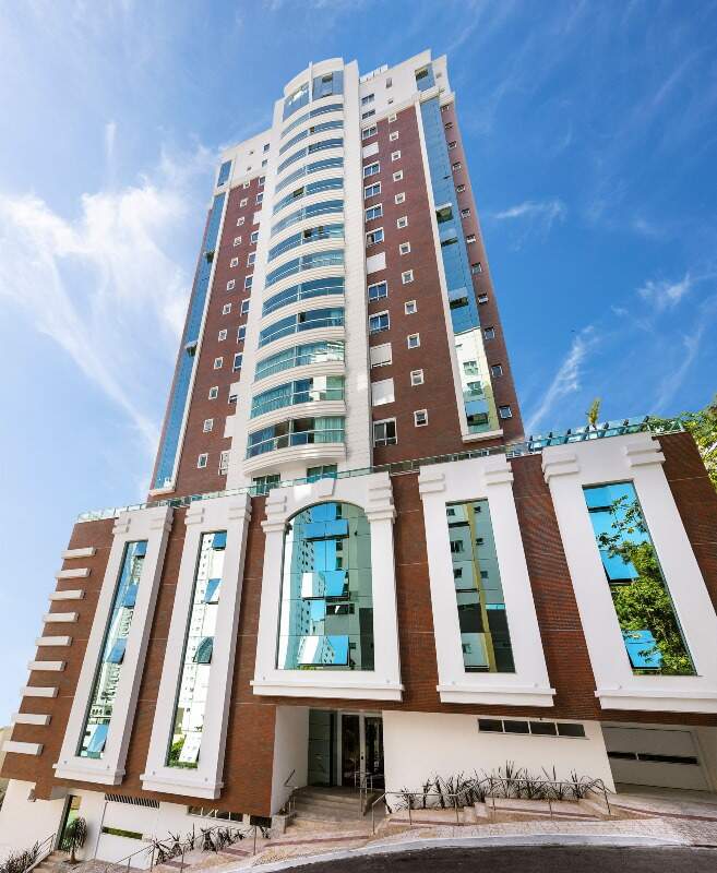 Apartamento à venda no Pioneiros: 