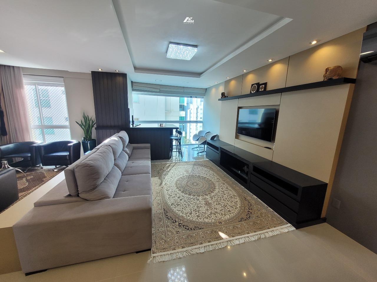 Apartamento à venda no Pioneiros: 