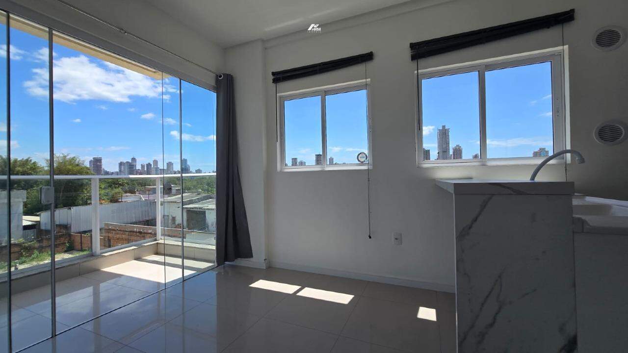 Apartamento à venda no Perequê: 