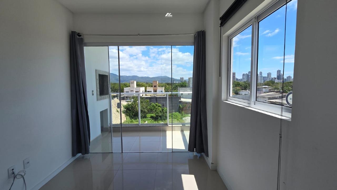 Apartamento à venda no Perequê: 