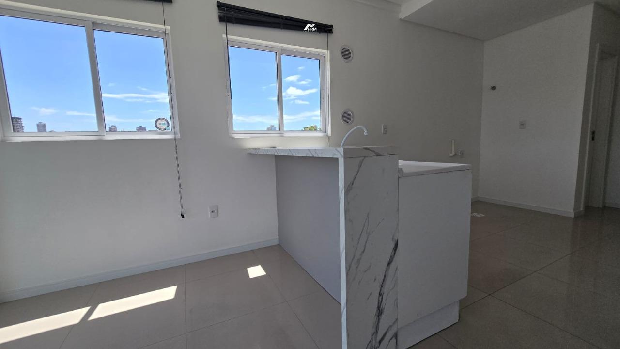 Apartamento à venda no Perequê: 