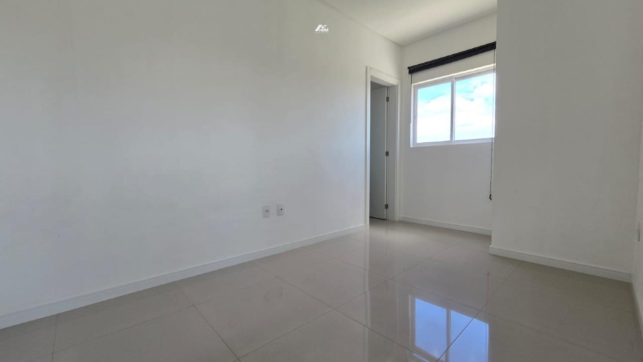 Apartamento à venda no Perequê: 