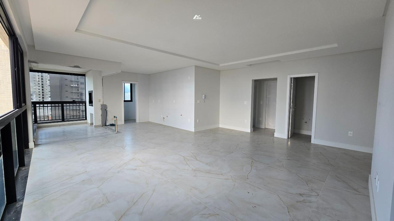 Apartamento à venda no Balneário Perequê: 