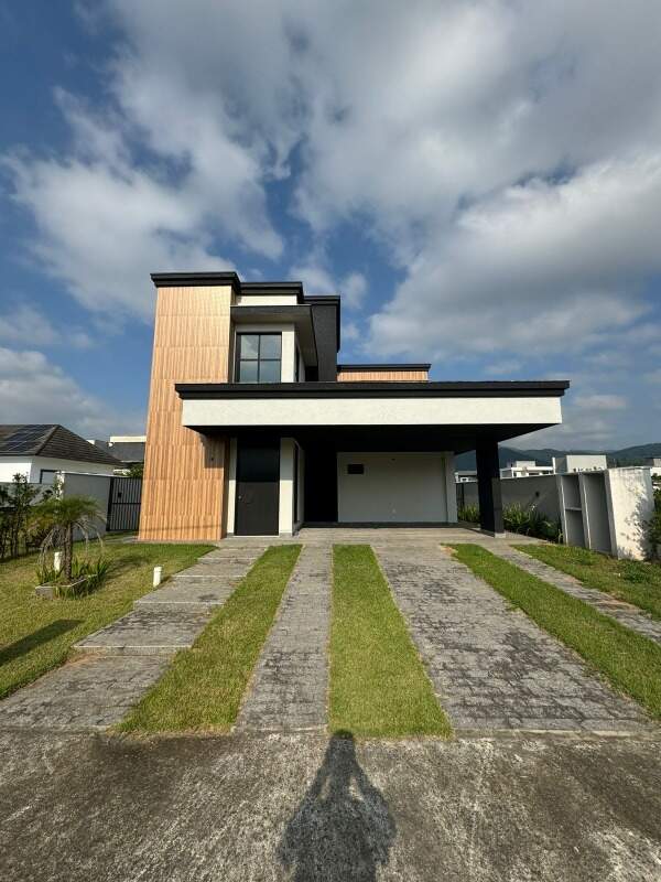 Casa de Condomínio à venda no Santa Regina: 