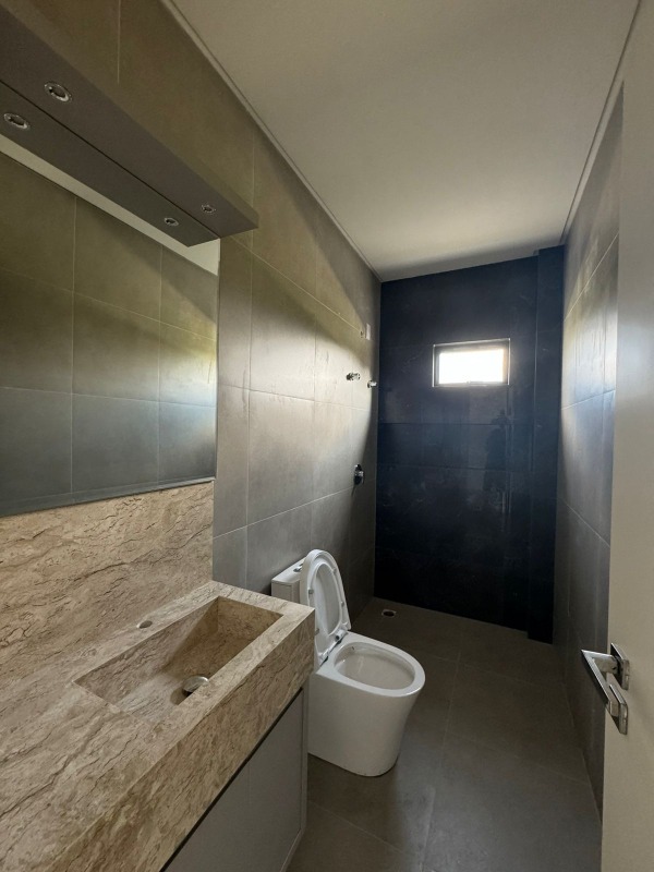 Casa de Condomínio à venda no Santa Regina: 