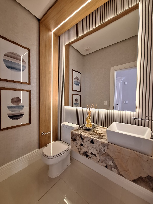 Apartamento à venda no Meia Praia: 