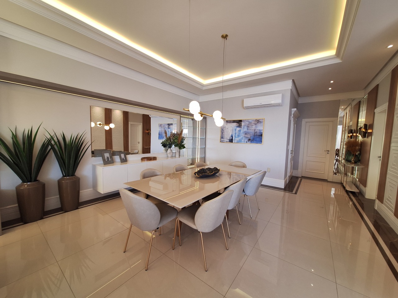 Apartamento à venda no Meia Praia: 