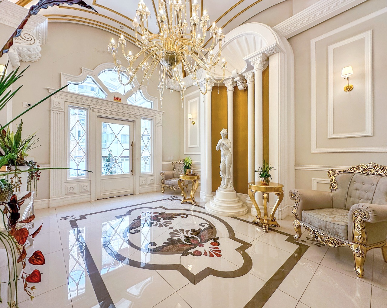 Apartamento à venda no Meia Praia: 