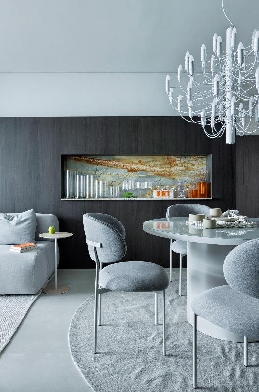 Apartamento à venda no Meia Praia: 