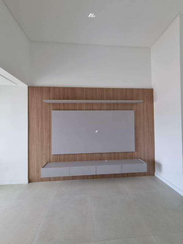 Apartamento à venda no Perequê: 