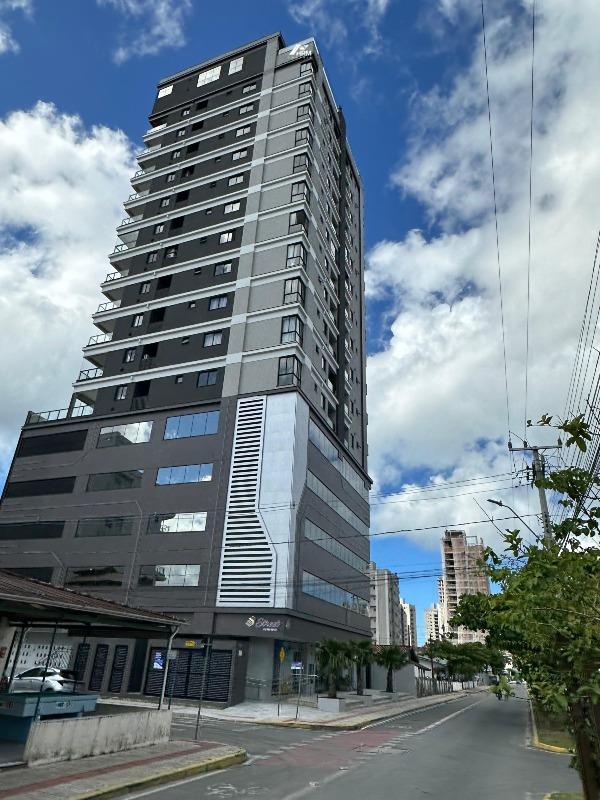 Apartamento à venda no Perequê: 