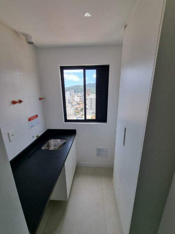 Apartamento à venda no Perequê: 