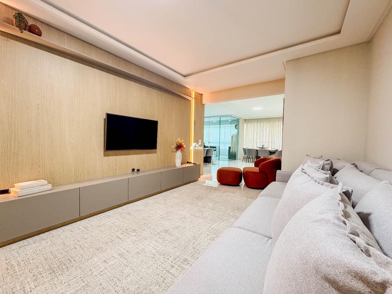 Apartamento à venda no Meia Praia: 