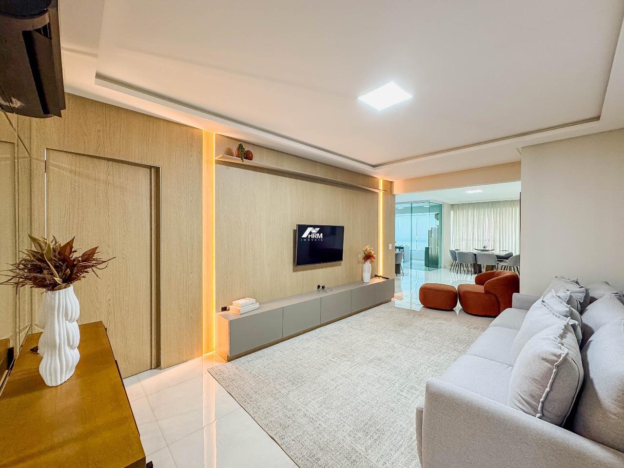 Apartamento à venda no Meia Praia: 