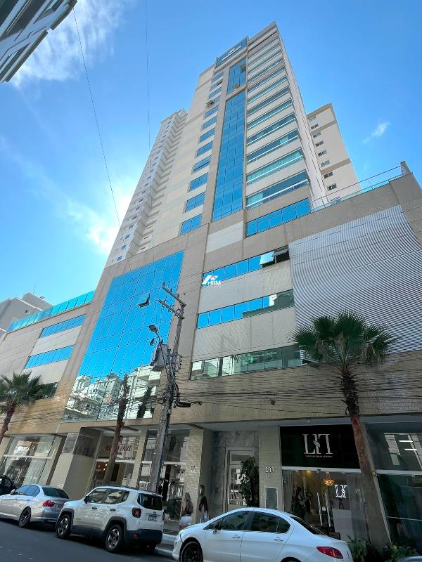 Apartamento à venda no Meia Praia: 