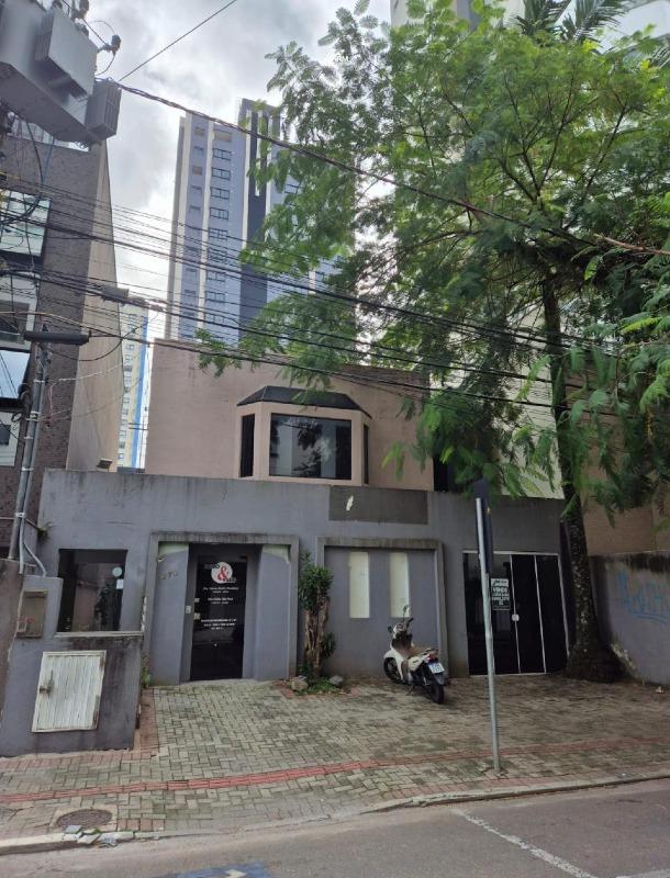 Casa à venda no Centro: 