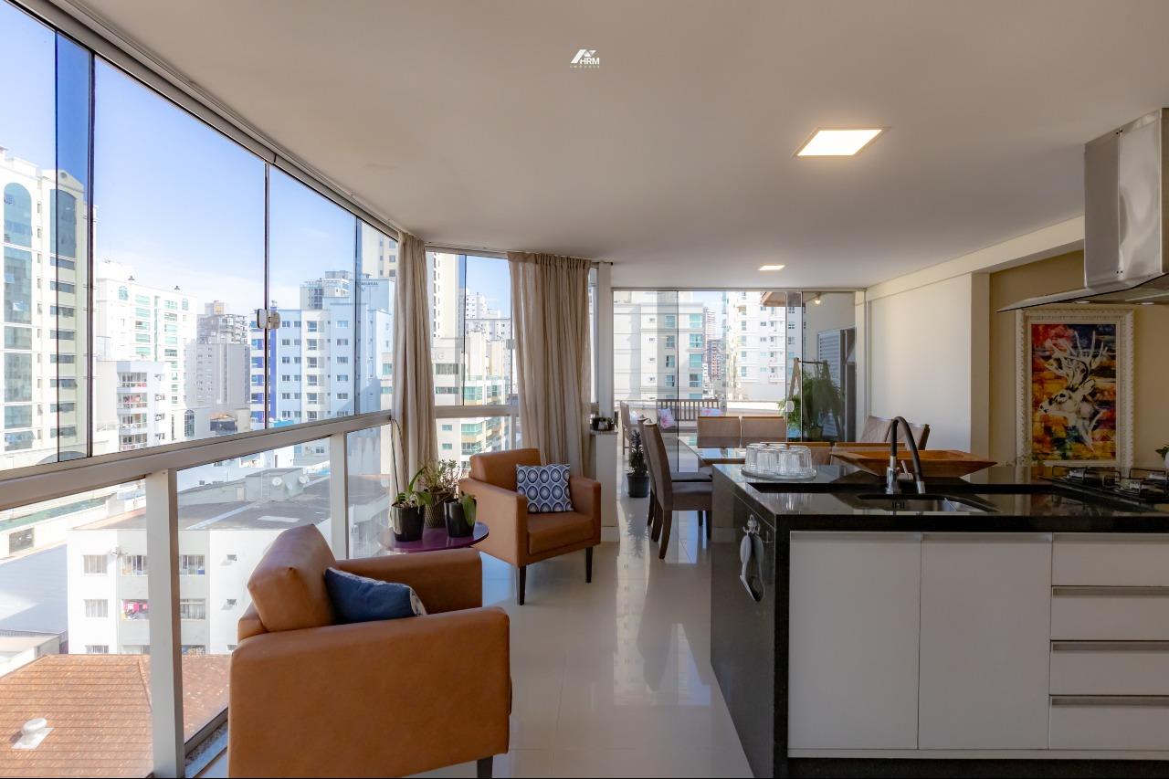 Apartamento à venda no Meia Praia: 