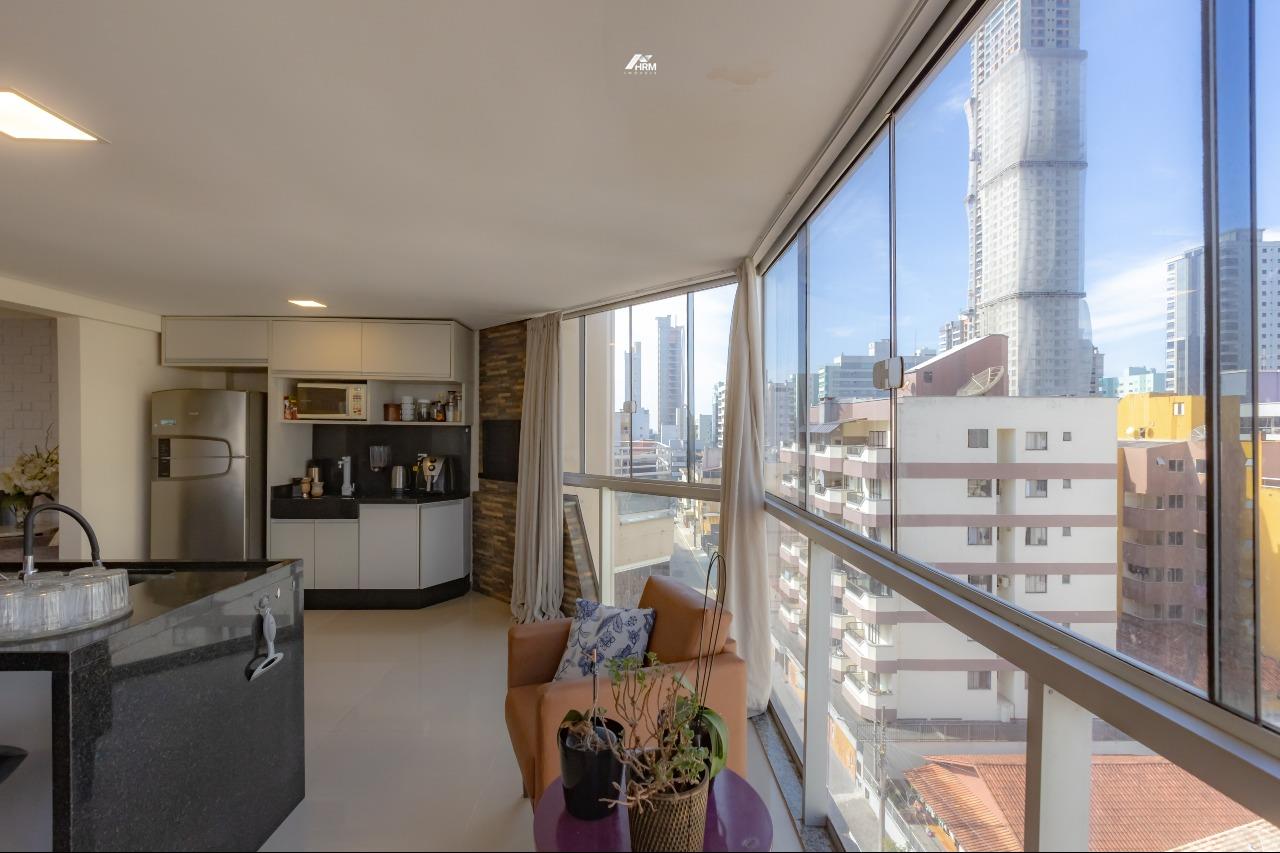 Apartamento à venda no Meia Praia: 