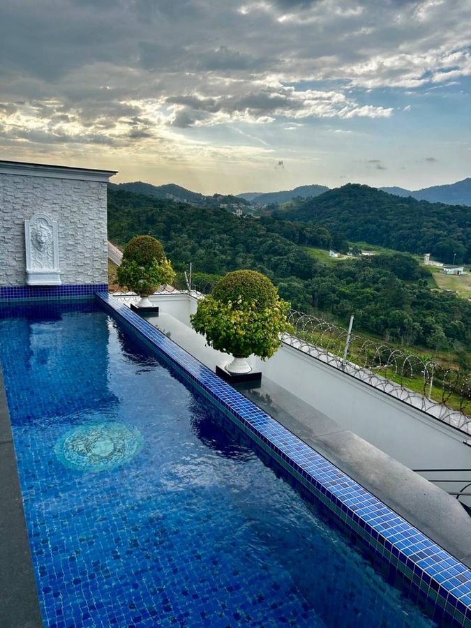 Casa de Condomínio à venda no Centro: 