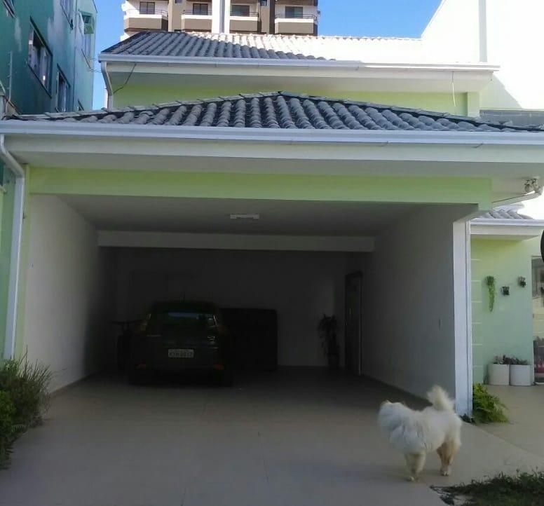 Casa à venda no Centro: 