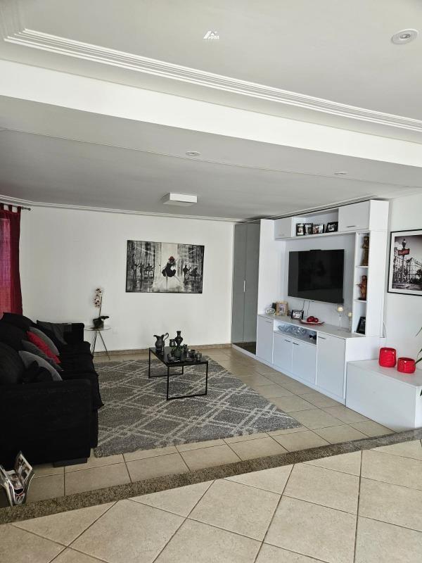 Casa à venda no Centro: 