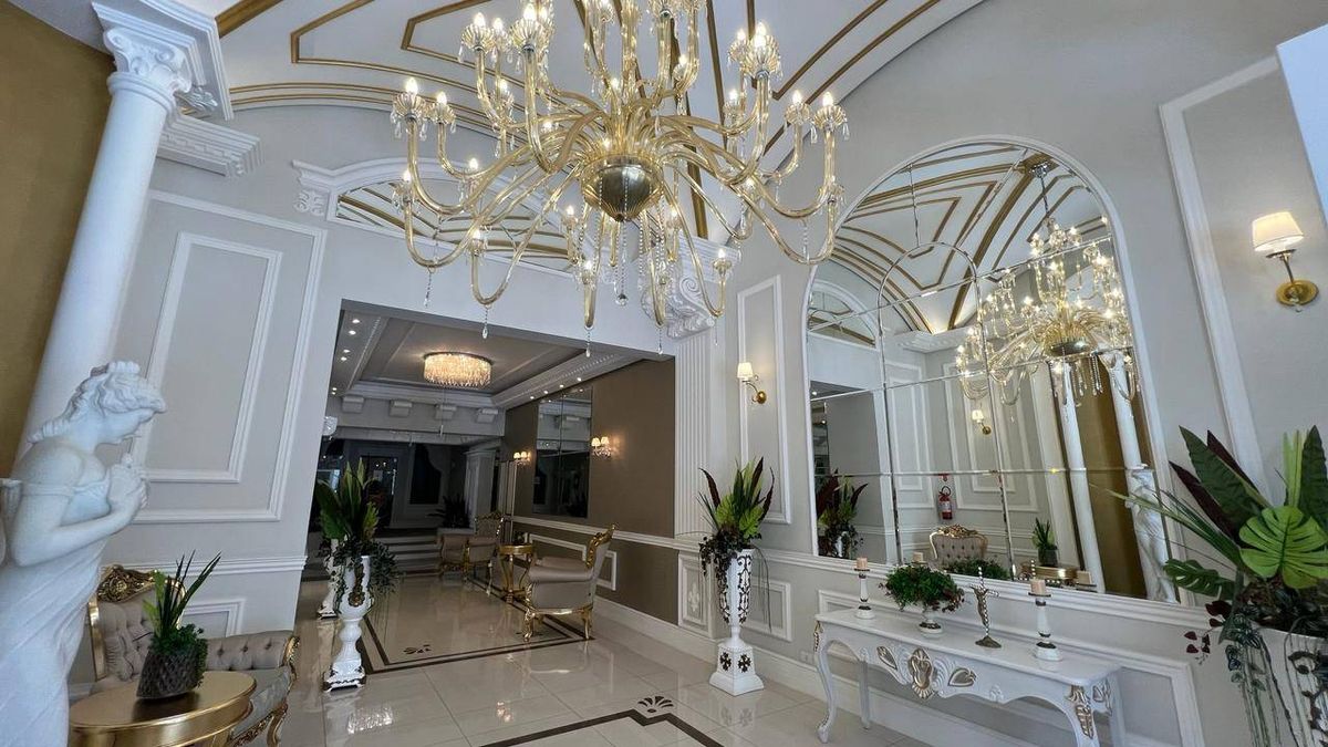 Apartamento à venda no Meia Praia: 