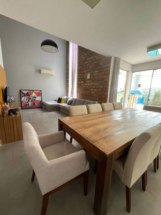 Casa à venda no Centro: 