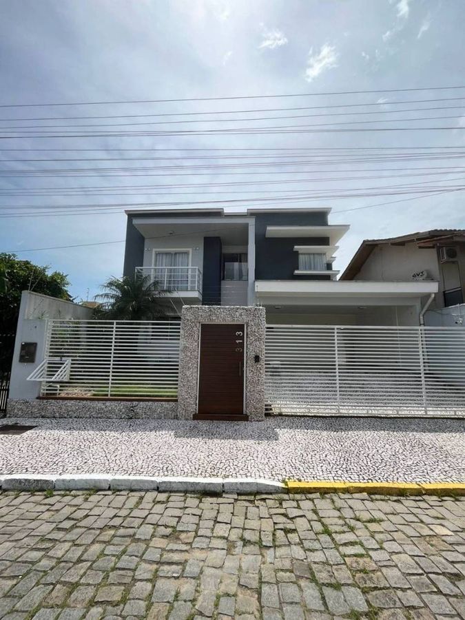 Casa à venda no Centro: 