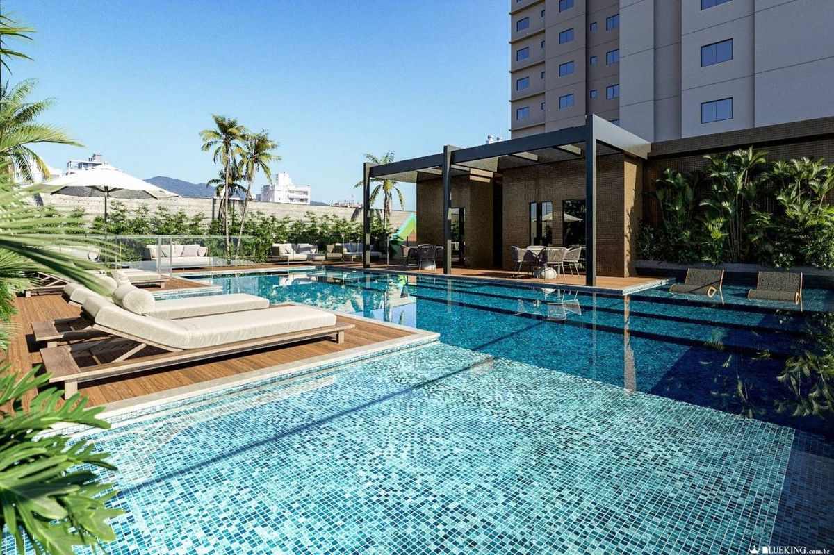 Apartamento à venda no Meia Praia: 