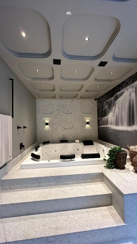 Apartamento à venda no Meia Praia: 