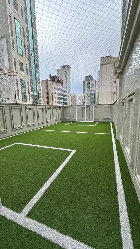 Apartamento à venda no Meia Praia: 