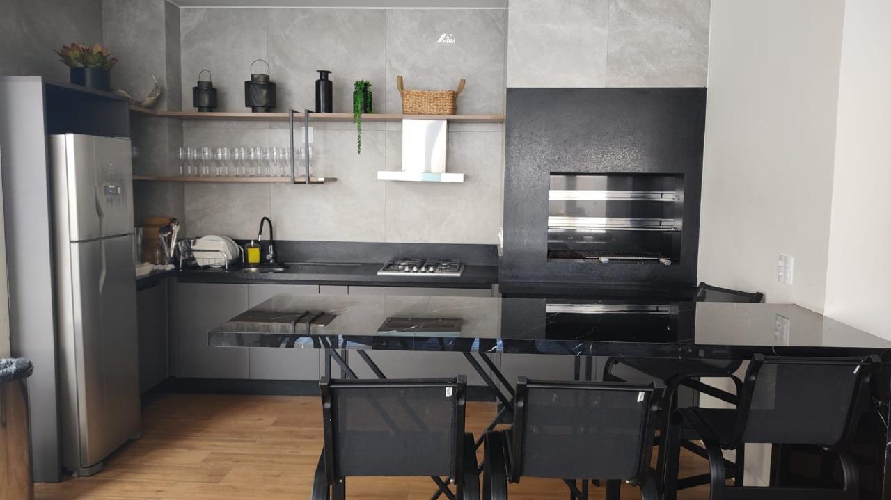 Apartamento à venda no Meia Praia: 