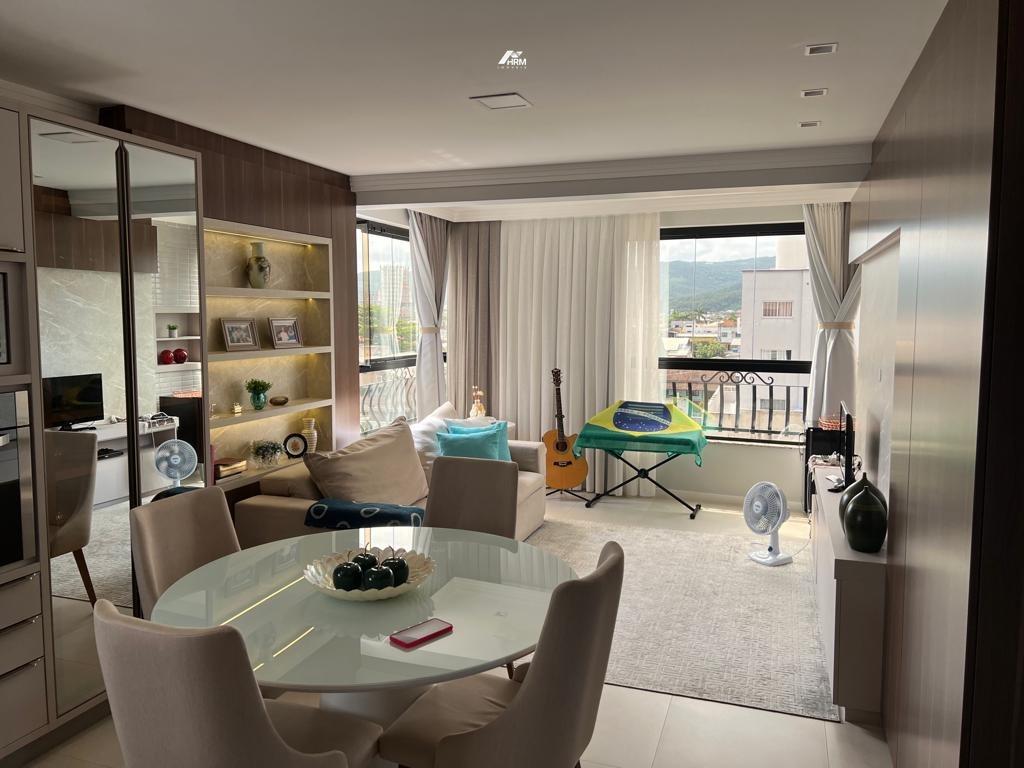 Apartamento à venda no Perequê: 