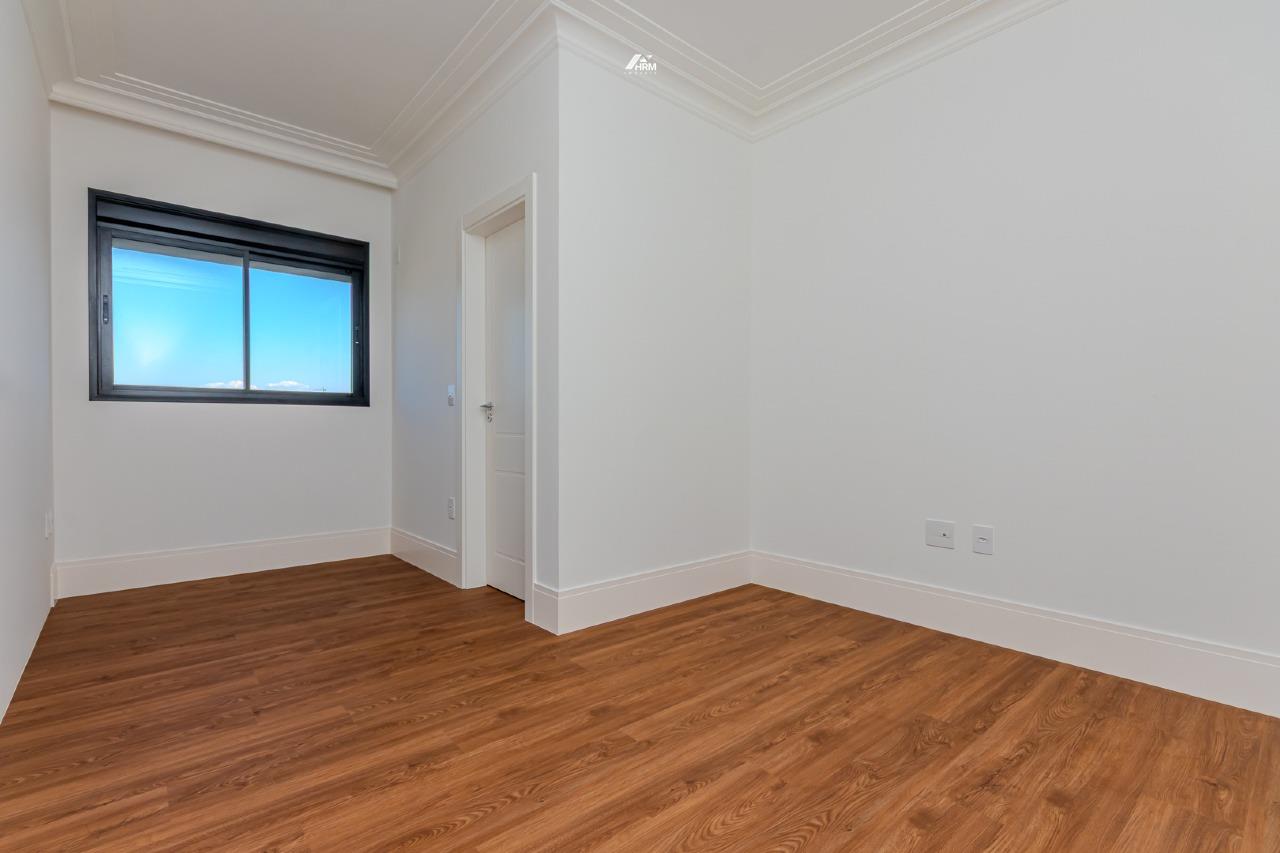 Apartamento à venda no Perequê: 