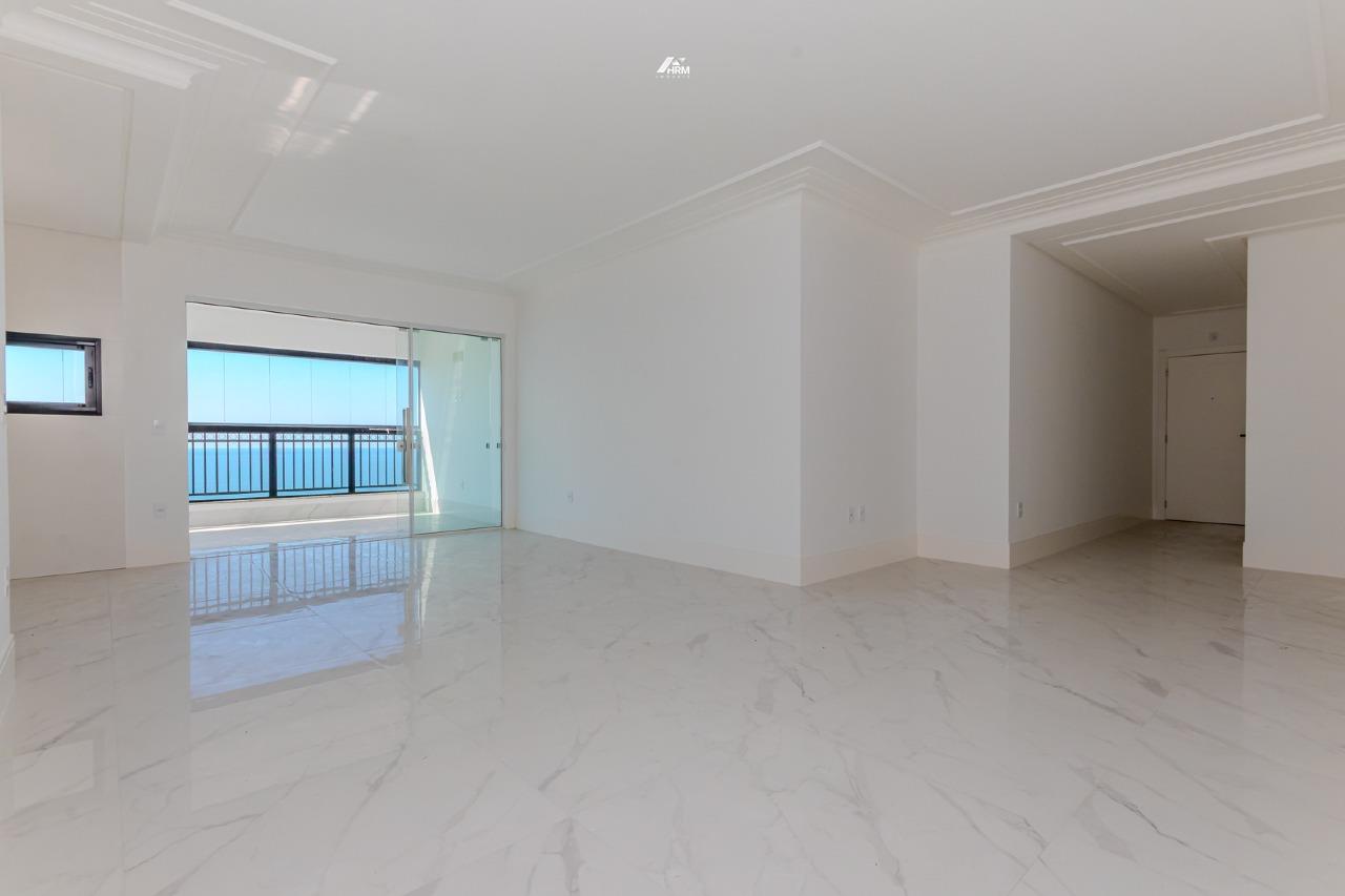 Apartamento à venda no Perequê: 