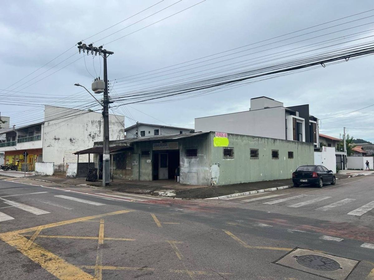 Terreno à venda no Vila Real: 