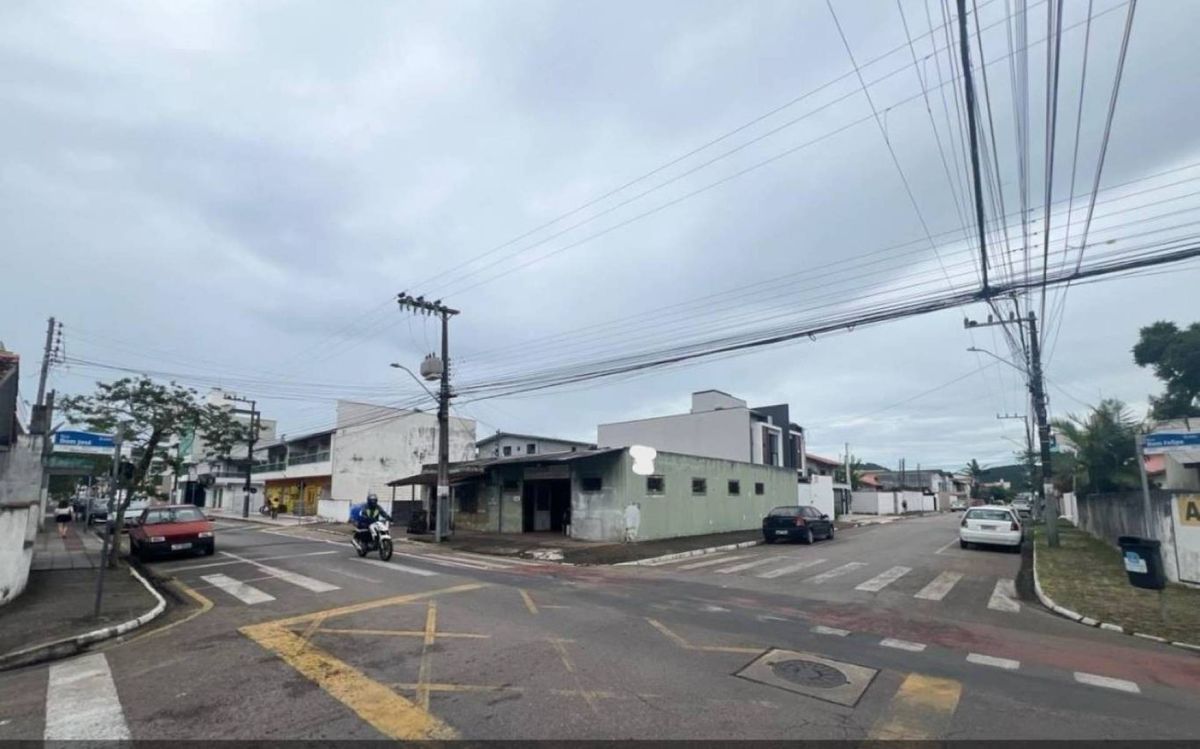 Terreno à venda no Vila Real: 