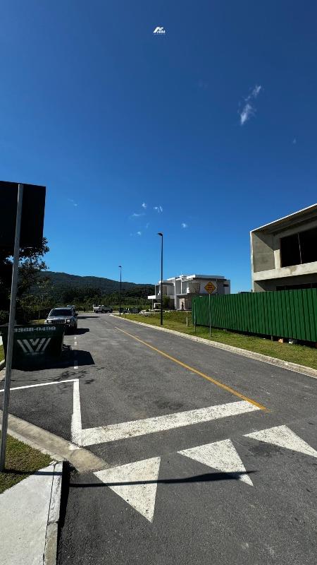 Terreno à venda no Perequê: 