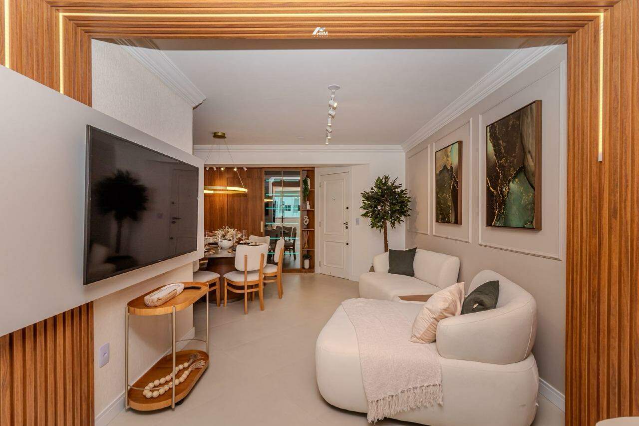 Apartamento à venda no Pioneiros: 