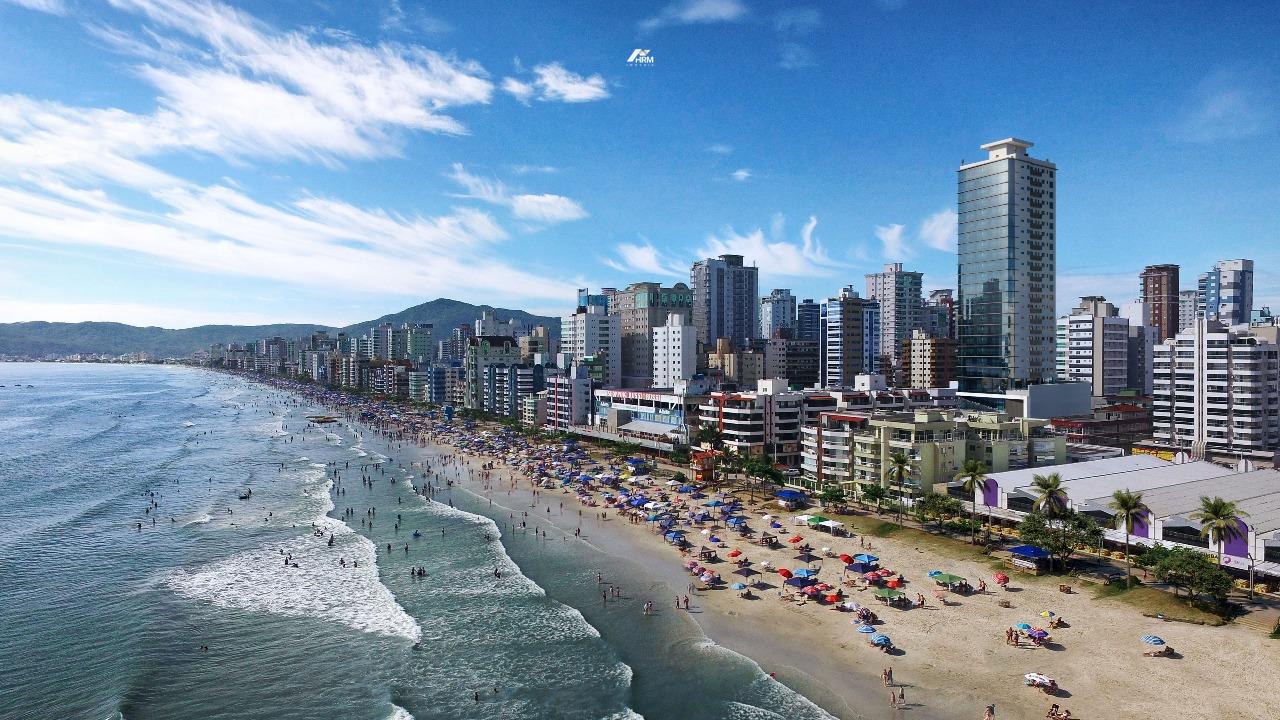 Apartamento à venda no Meia Praia: 