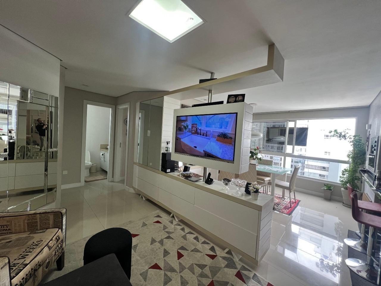 Apartamento à venda no Pioneiros: 