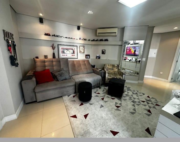 Apartamento à venda no Pioneiros: 