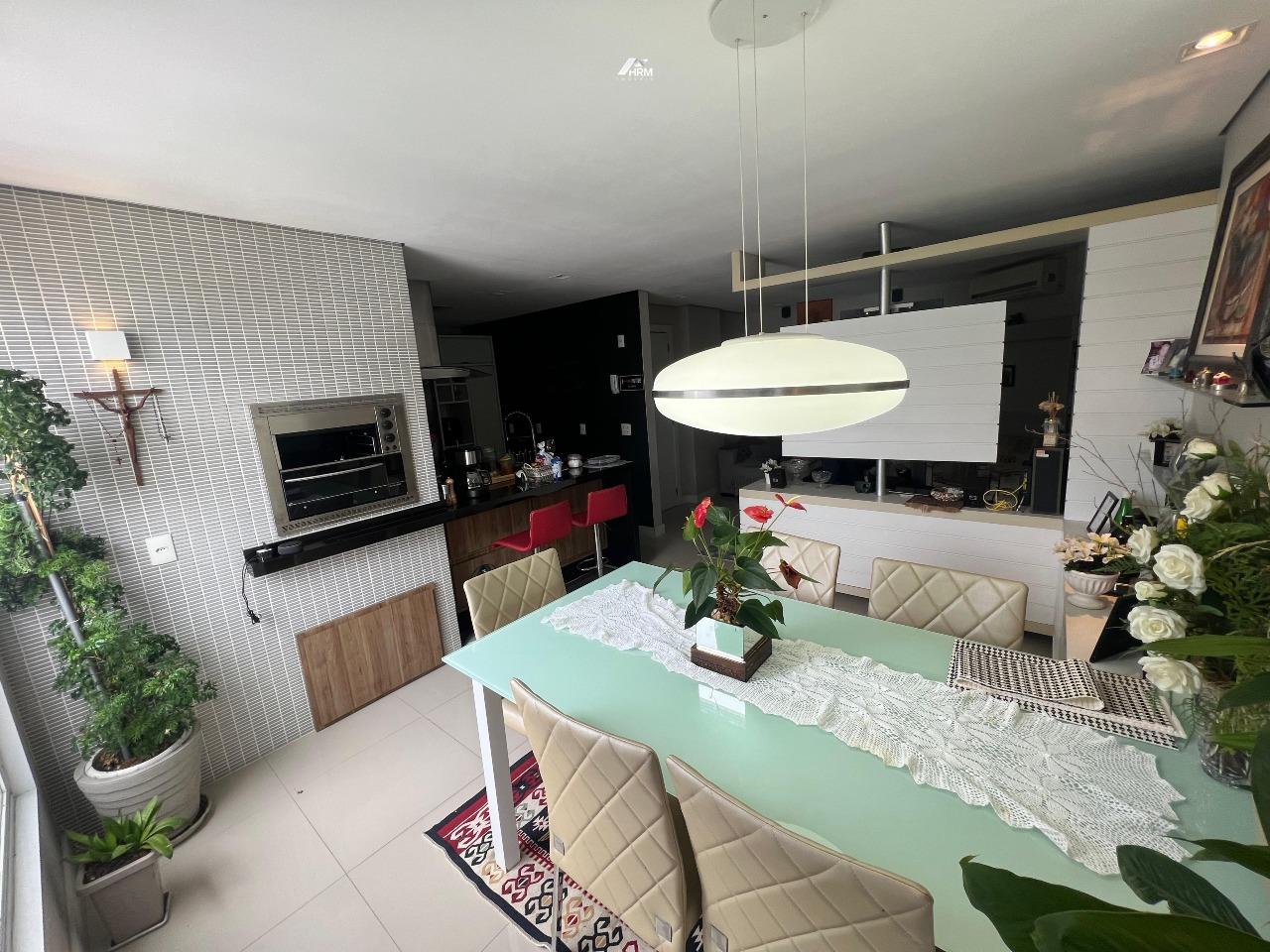 Apartamento à venda no Pioneiros: 