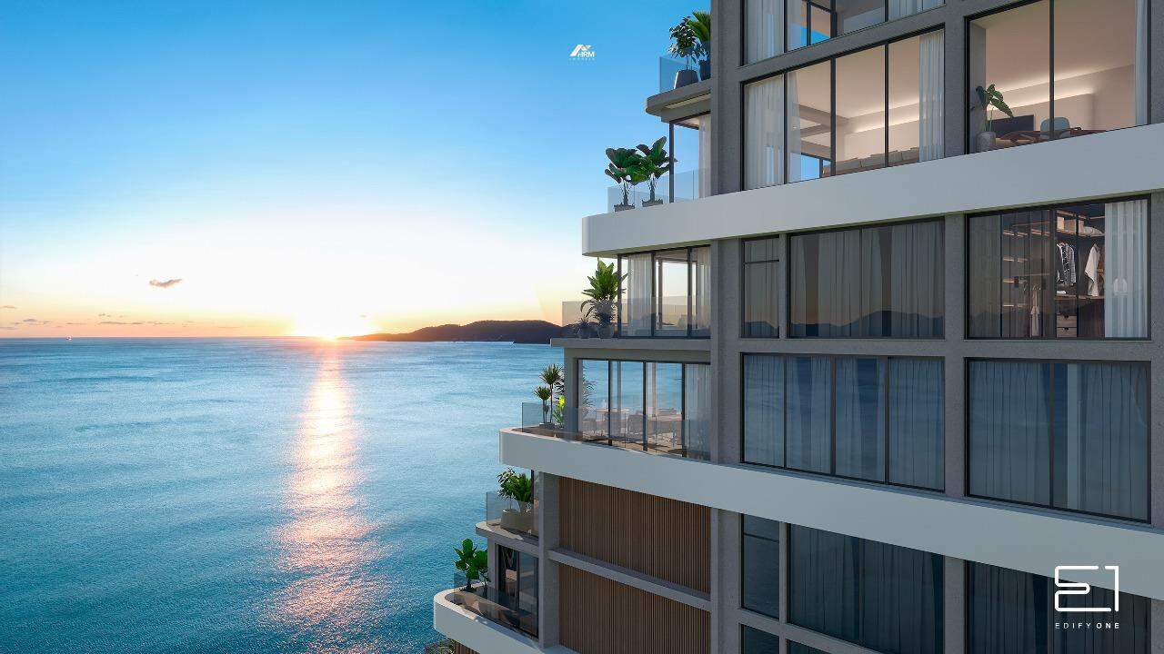 Apartamento à venda no Meia Praia: 