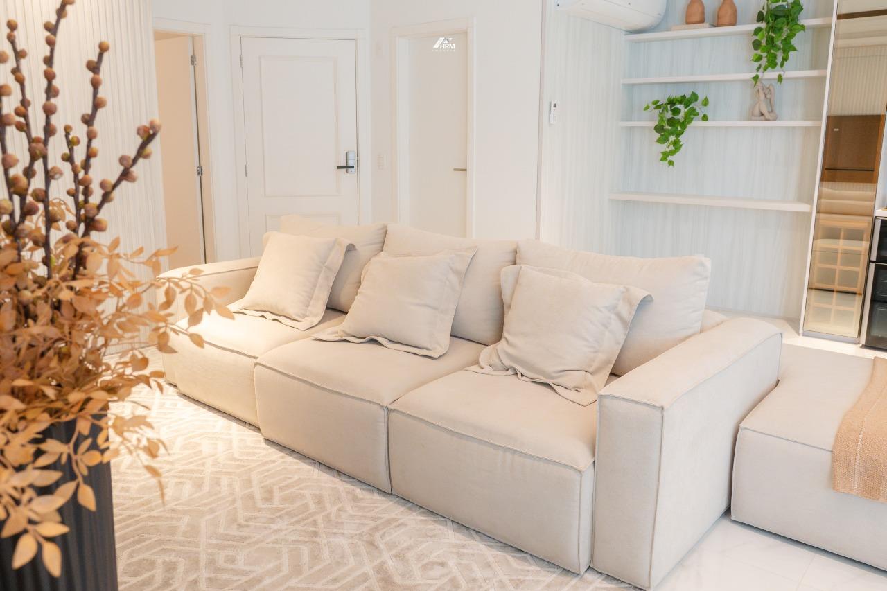 Apartamento à venda no Meia Praia: 