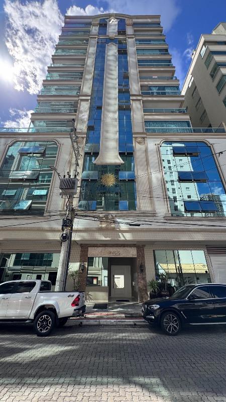 Apartamento à venda no Meia Praia: 